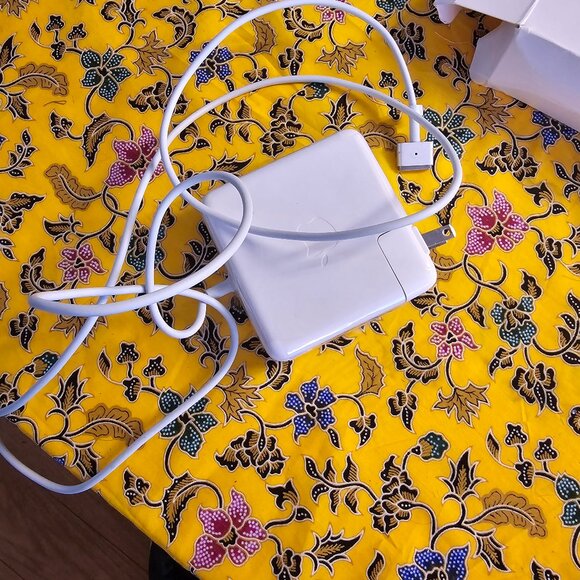 85W MagSafe 2 Power Adapter (Open Box) - Picture 4 of 4